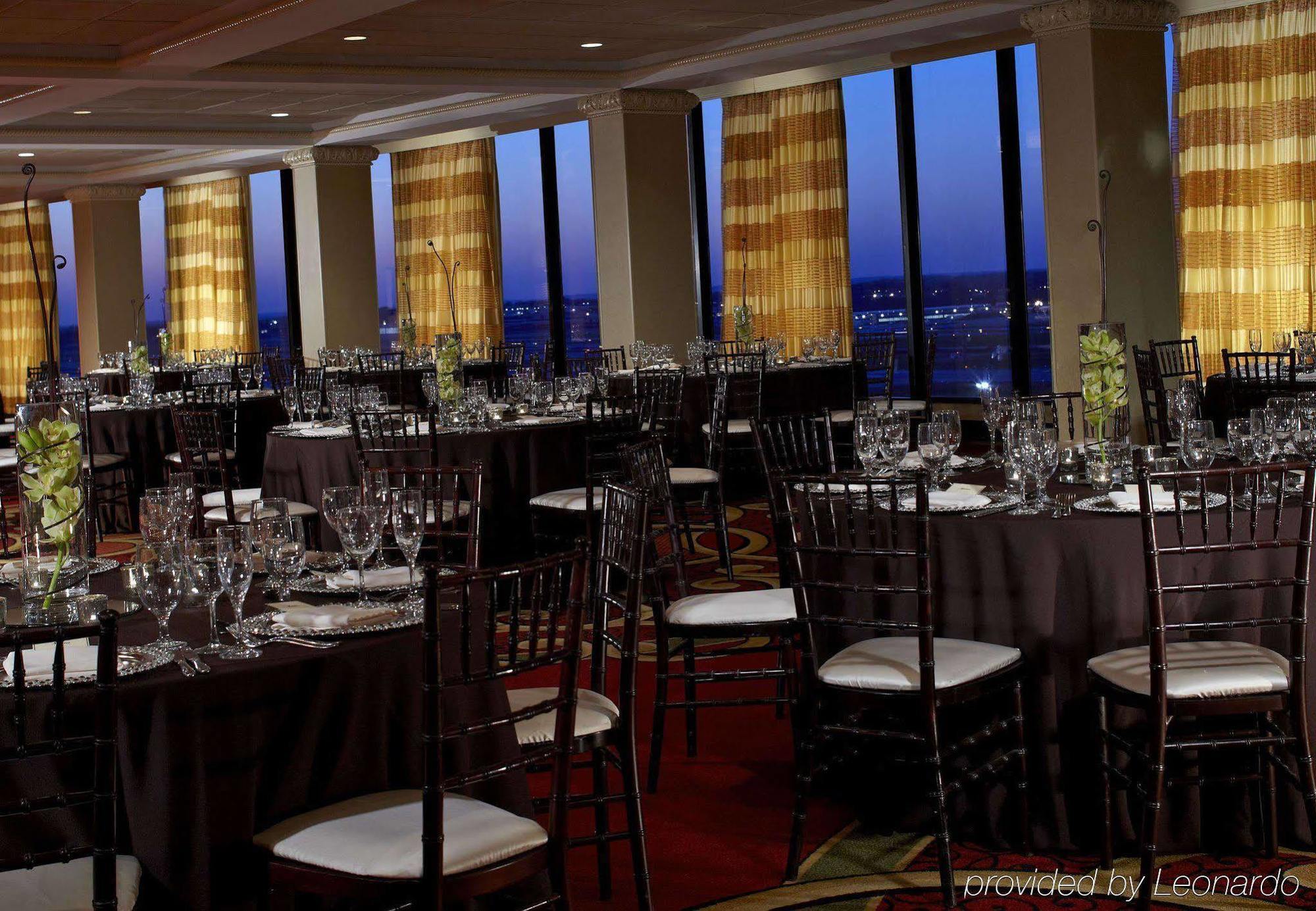 Renaissance St. Louis Airport Hotel Berkeley Bekvämligheter bild