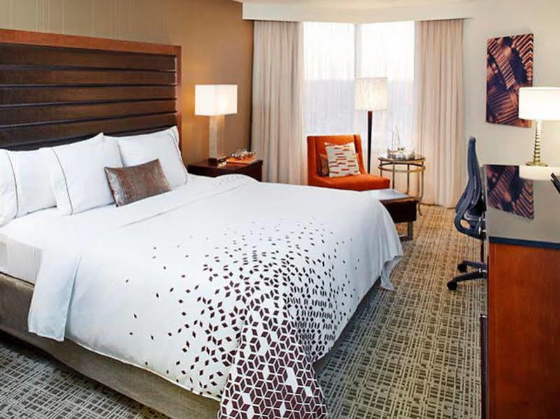Renaissance St. Louis Airport Hotel Berkeley Exteriör bild
