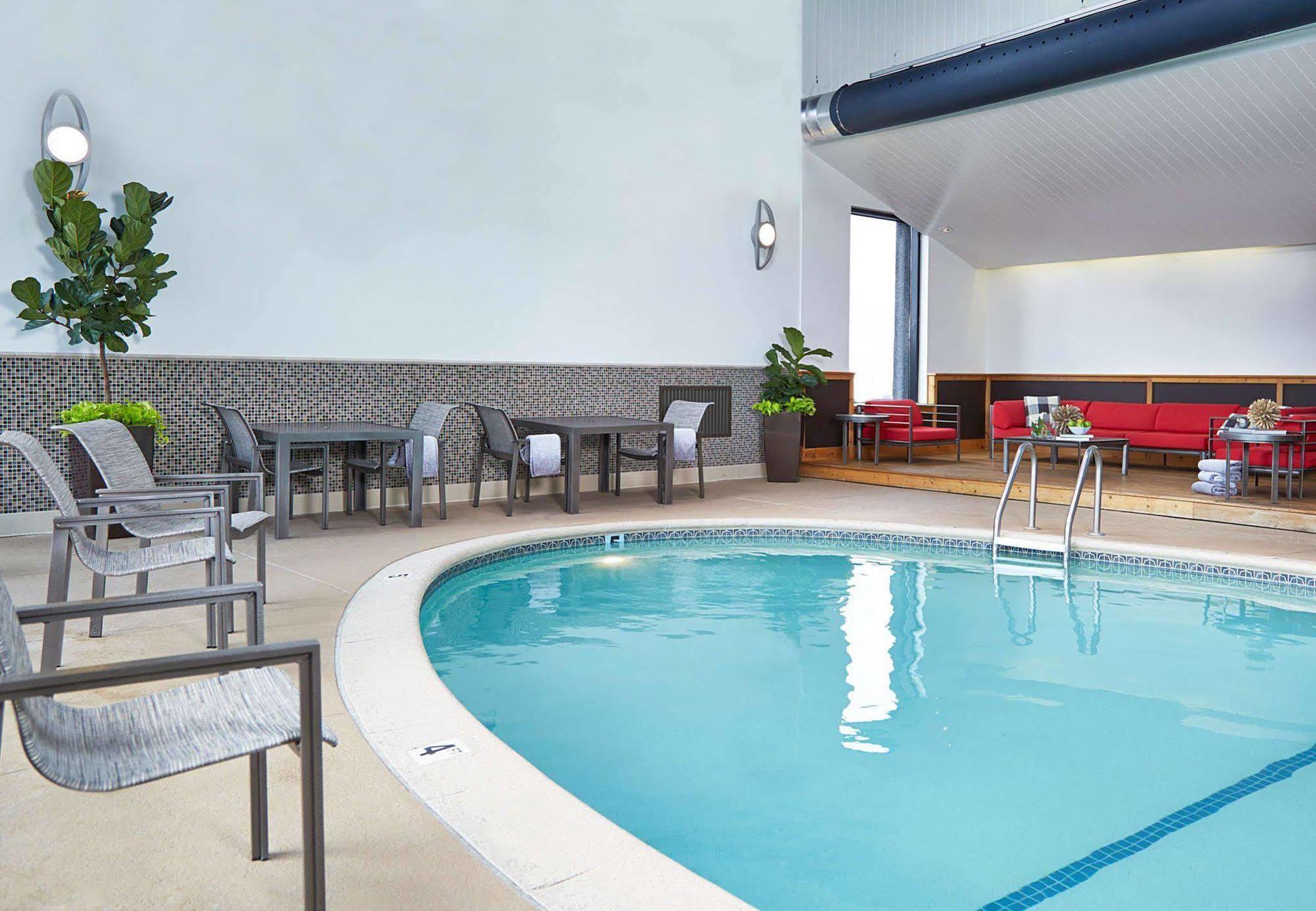 Renaissance St. Louis Airport Hotel Berkeley Exteriör bild