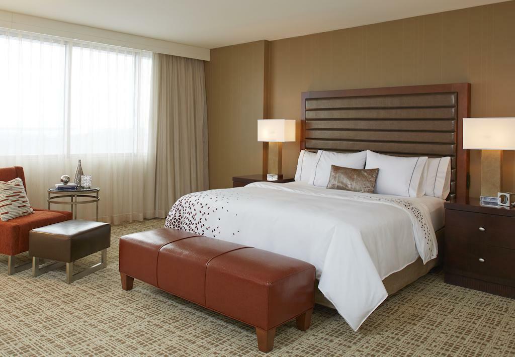 Renaissance St. Louis Airport Hotel Berkeley Exteriör bild
